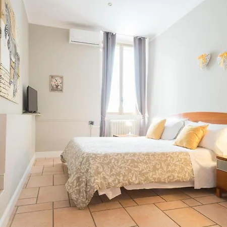 My Bed & Breakfast 2*